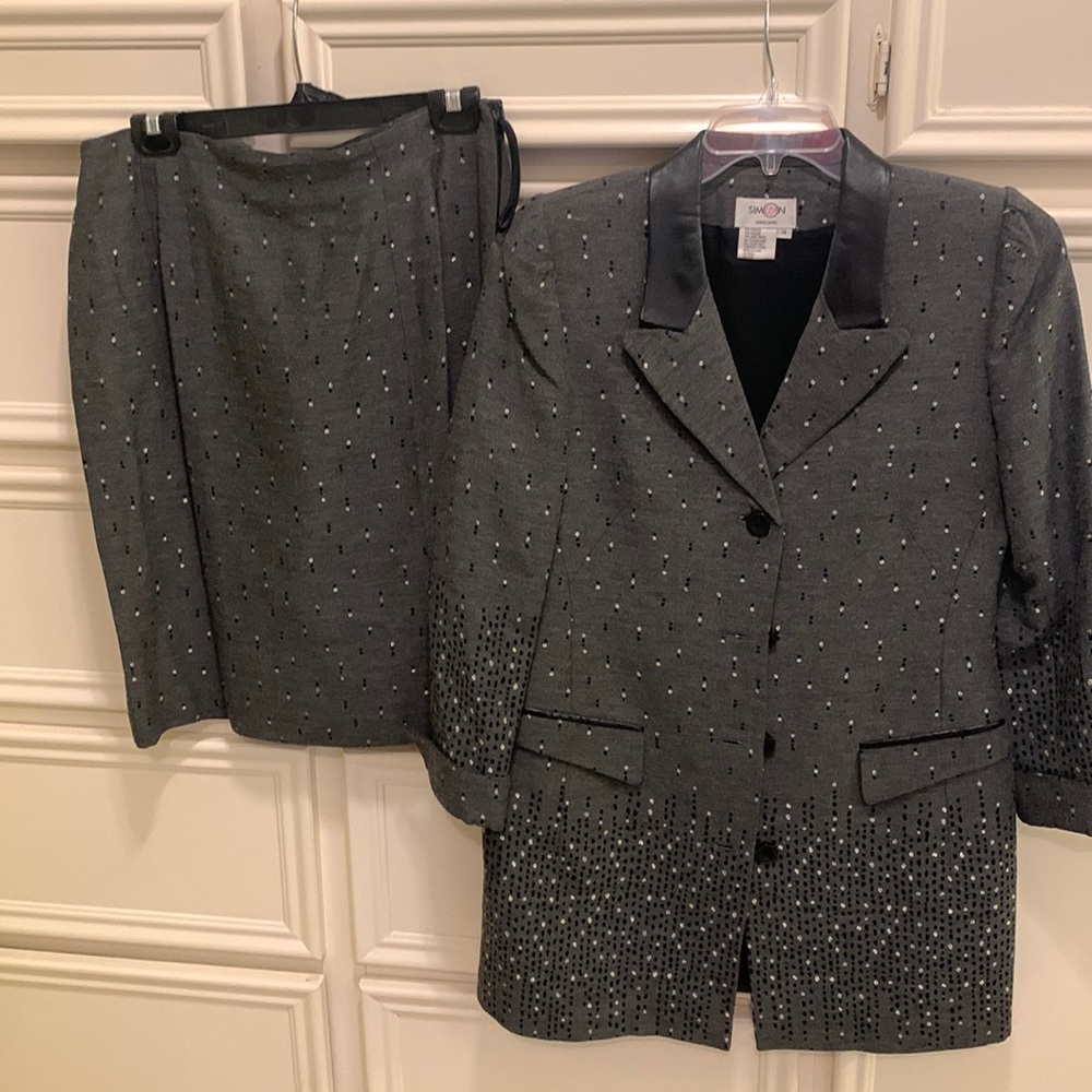 2 piece Women’s Suit-Size 14 Simon Chang